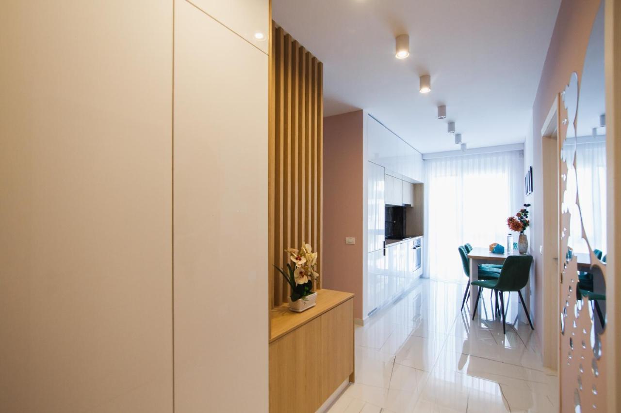 Romantic Getaway At West Residence Oradea Extérieur photo