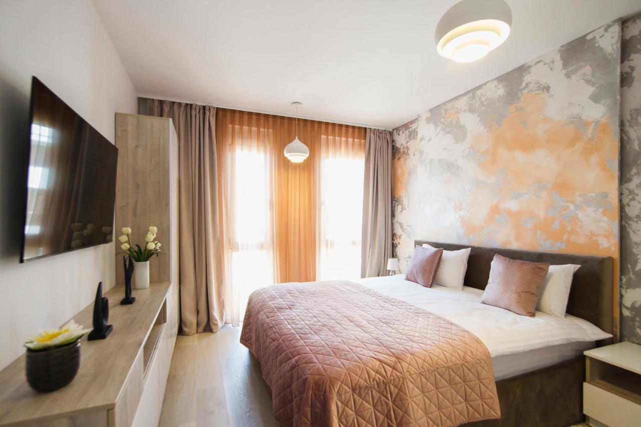Romantic Getaway At West Residence Oradea Extérieur photo