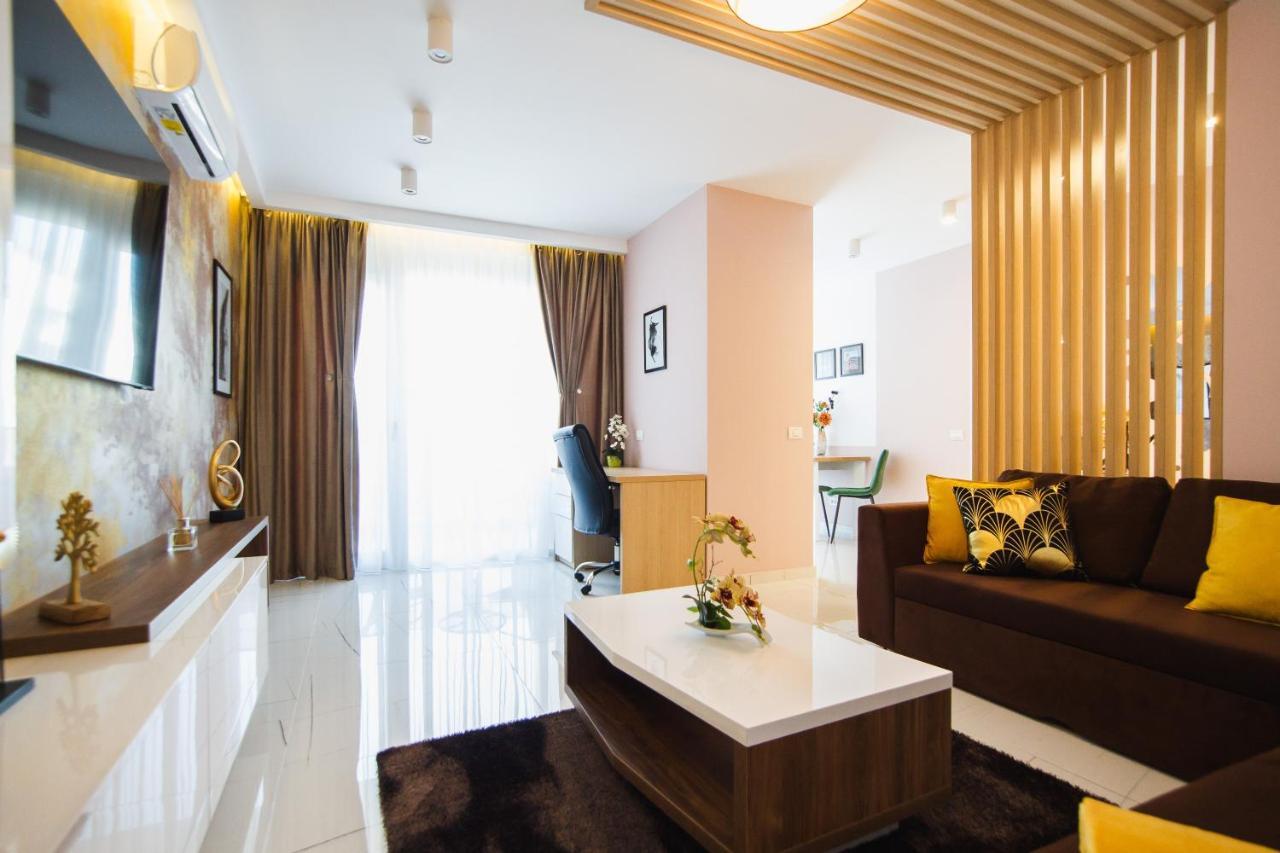 Romantic Getaway At West Residence Oradea Extérieur photo