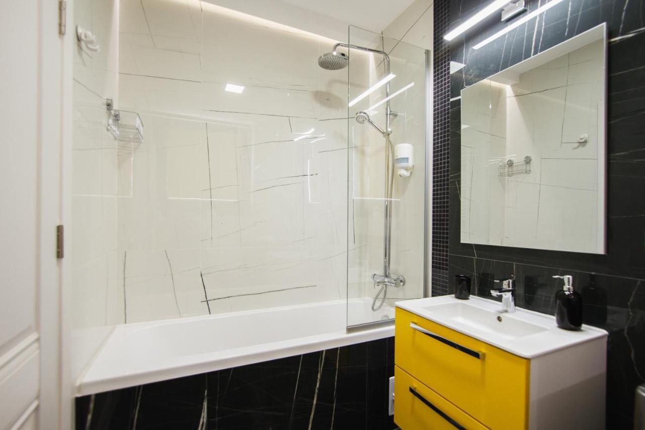 Romantic Getaway At West Residence Oradea Extérieur photo